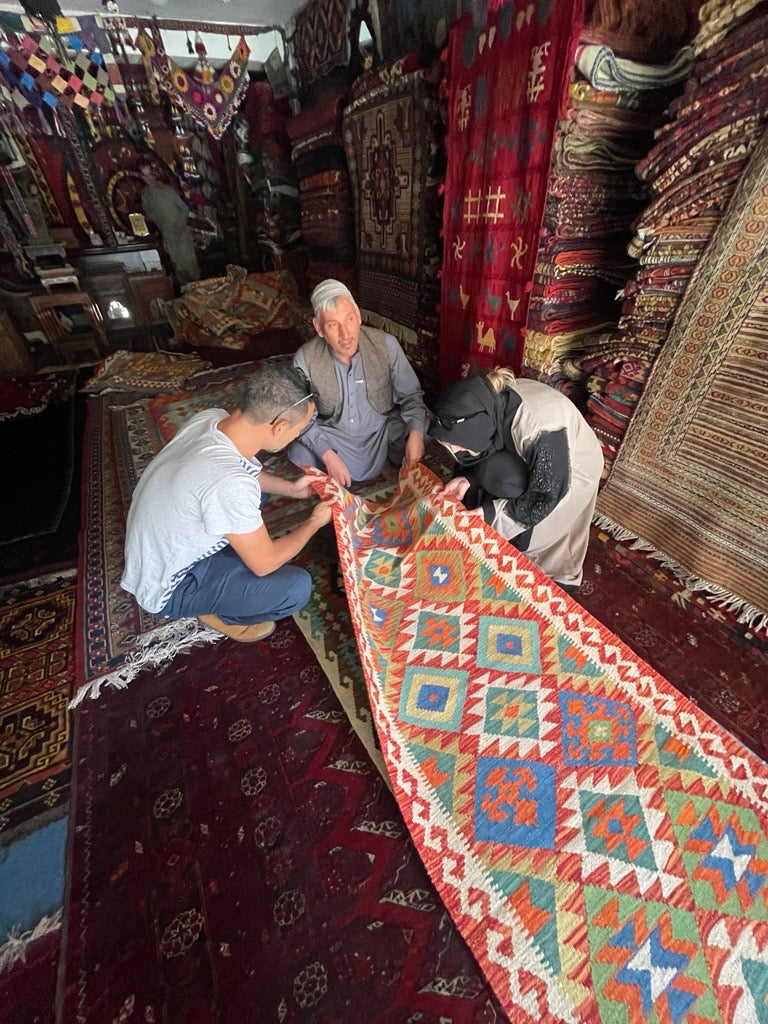 Why Handmade Rugs Age Better Than Machine-Made Ones